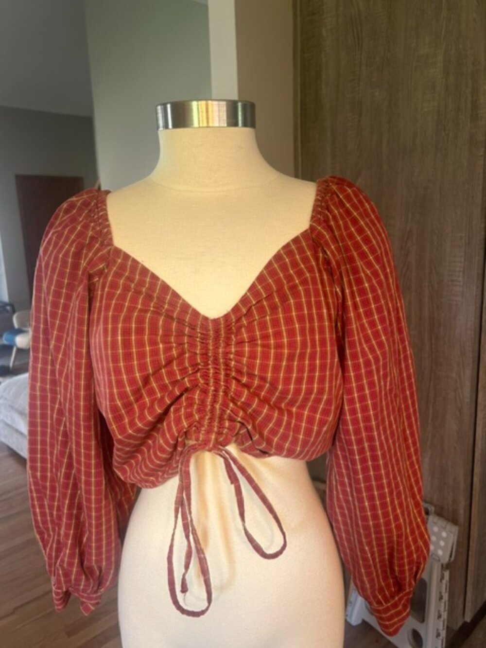 Levis Puff Sleeve Crop Top